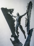 Скульптура летчику