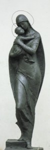 Скульптура пресвятая богородица из глины